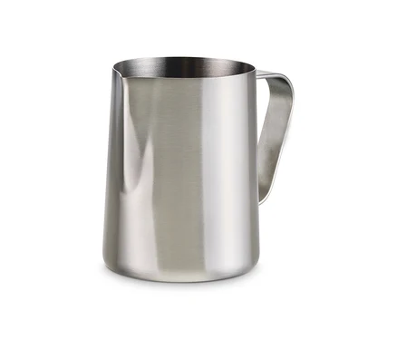 Pichet à lait en inox d'une capacité de 300 ml.
