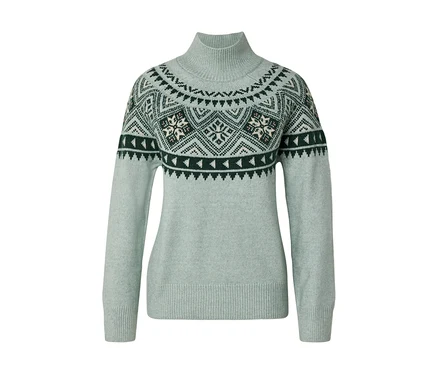 Pull col roulé vert clair avec un motif Fair Isle vert foncé, blanc et marron clair sur les épaules et le haut de la poitrine.