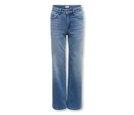 Jean bleu à jambe droite, poches visibles et ceinture avec étiquette « ONLY ».
