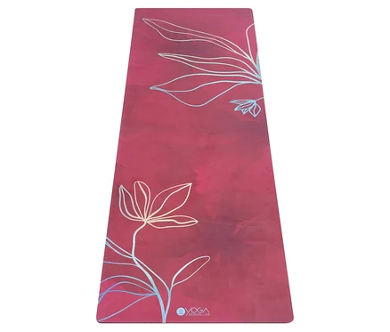 Tapis de yoga bordeaux avec motif floral.