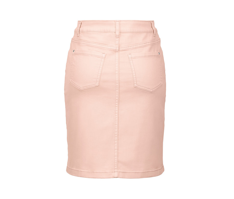 Détail d'une jupe en jean rose.