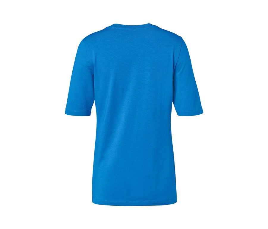 T-shirt bleu cobalt à manches courtes.