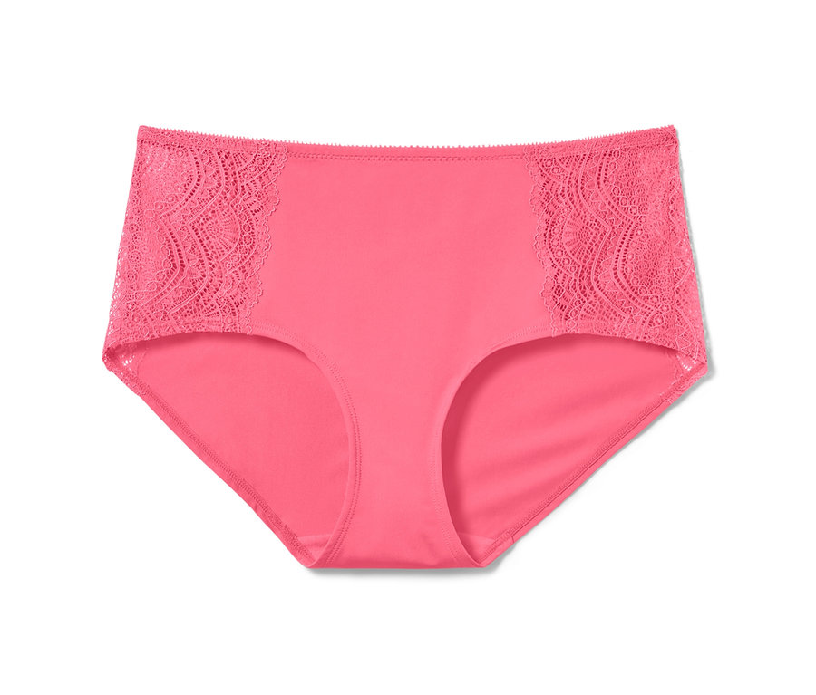 Une culotte mi-haute rose avec de la dentelle sur les côtés.