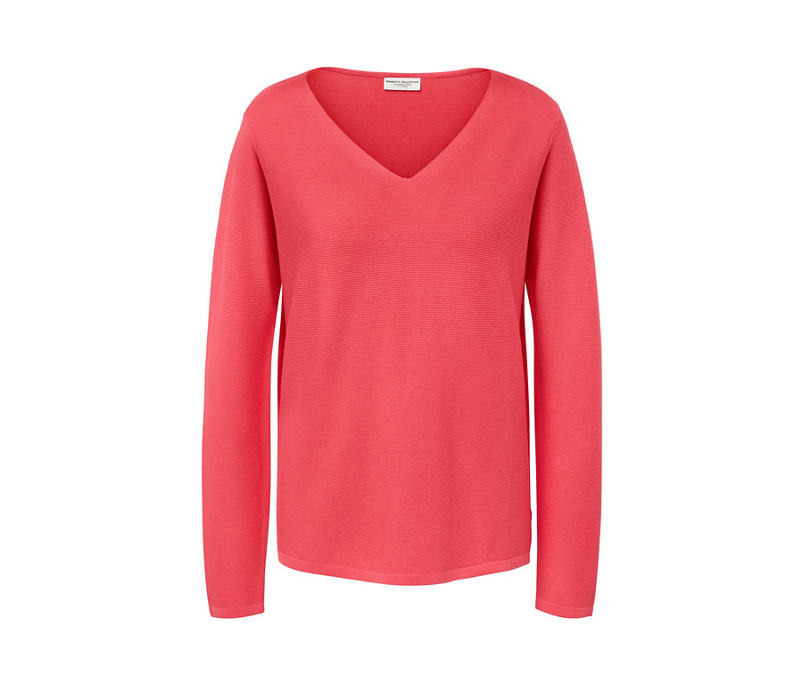 Pull en maille corail avec un col en V.