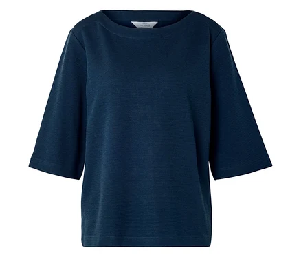 T-shirt bleu à manches courtes.