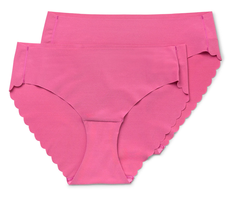 Deux culottes roses pour femmes sont posées l'une sur l'autre.