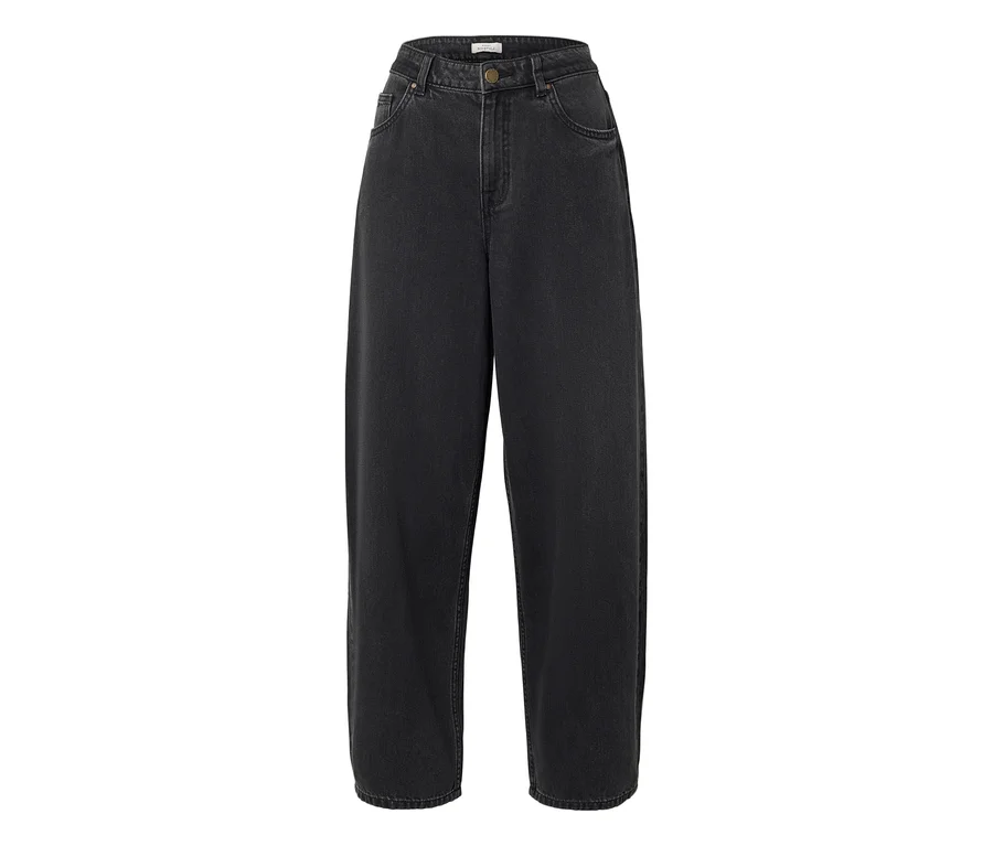 Jean noir taille haute à jambes larges avec poches avant et fermeture boutonnée.