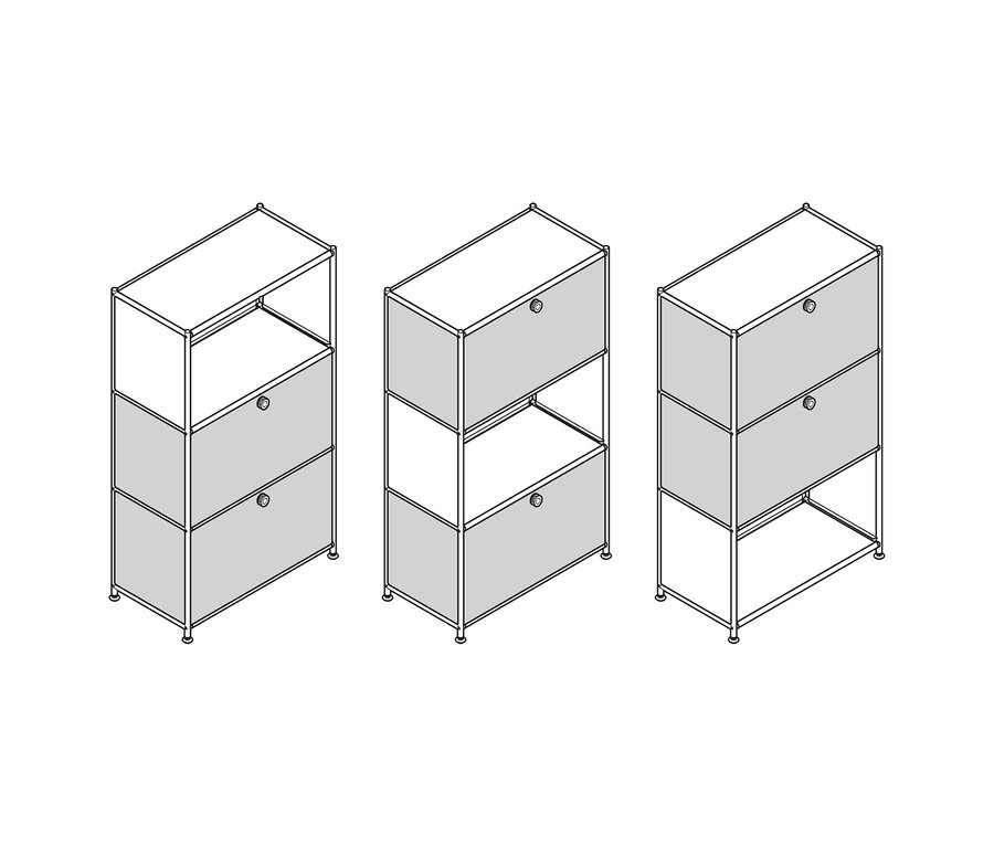 Trois unités de rangement modulaires grises et blanches. L'unité de gauche a une étagère ouverte en haut et deux compartiments fermés en bas. L'unité du milieu a des compartiments fermés en haut et en bas, et une étagère ouverte au milieu. L'unité de droite a deux compartiments fermés en haut et une étagère ouverte en bas.