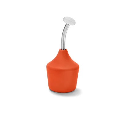 Arrosoir de jardin orange pour culture.