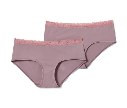 Deux culottes roses avec de la dentelle.