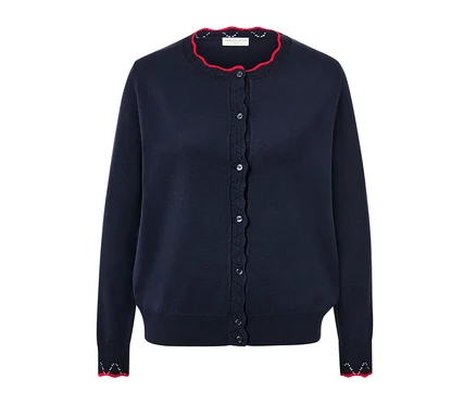 Cardigan bleu marine à maille fine avec bordure ondulée rouge.