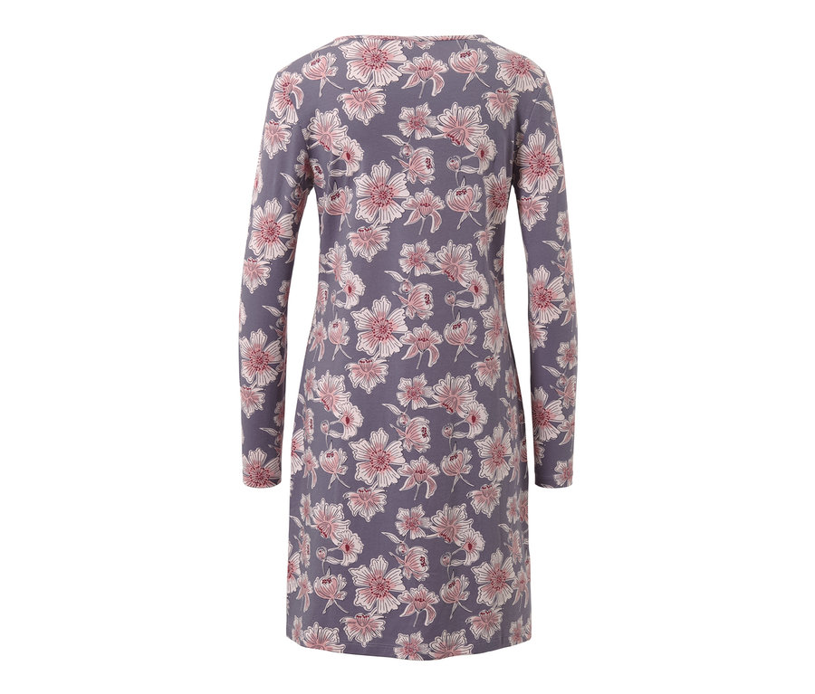 Chemise de nuit à motif floral.