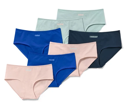 Sept culottes avec jours de la semaine de couleurs bleu clair, rose et bleu avec inscription des jours de la semaine.