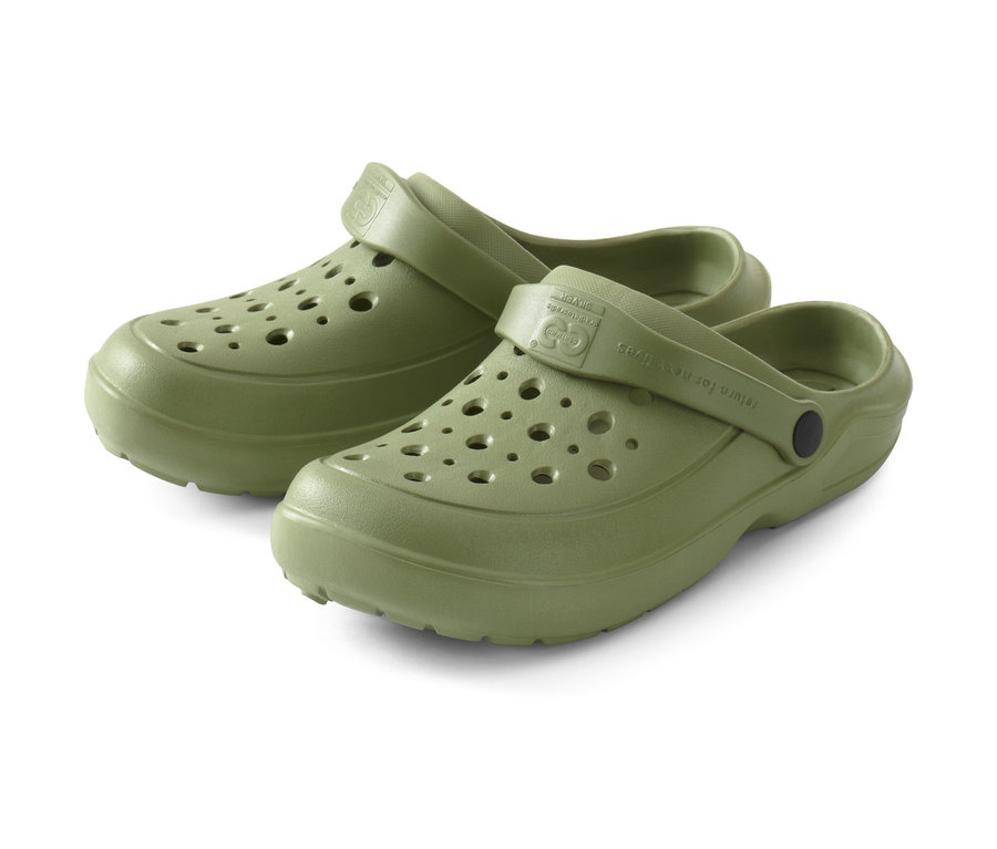 Deux sabots unisexes vert olive.