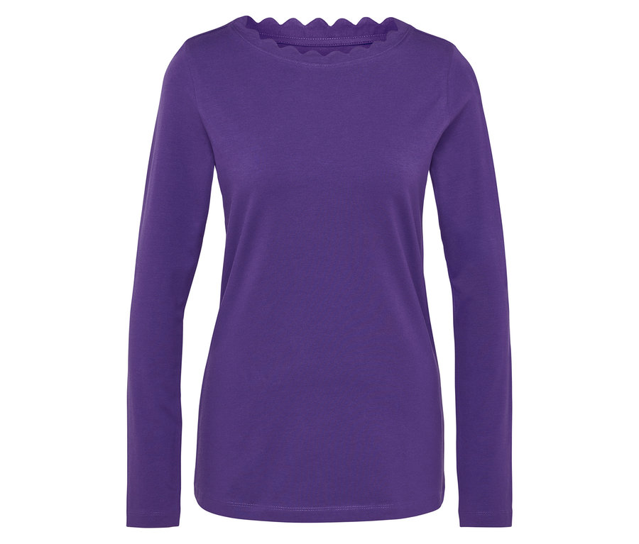 T-shirt violet à manches longues avec ourlet décoratif autour du cou.