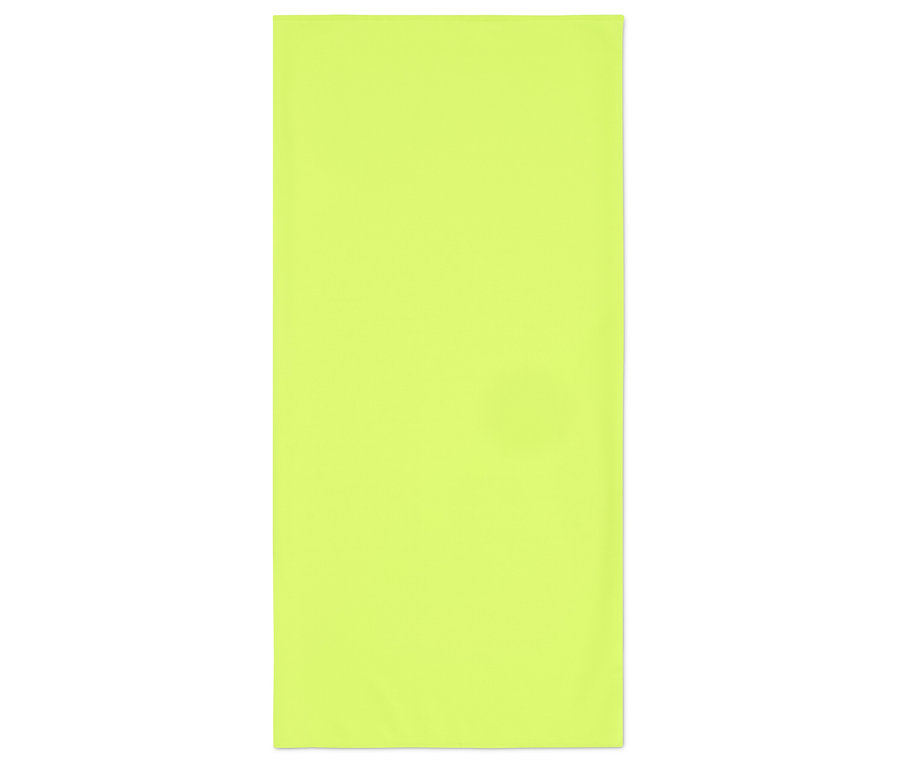 Une serviette jaune clair sur un fond blanc.