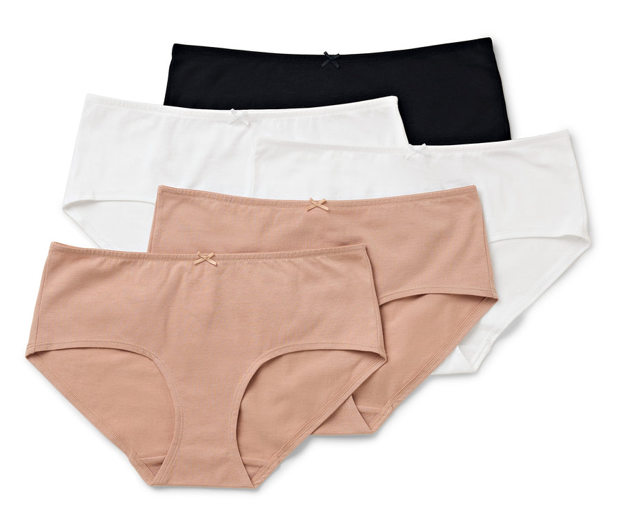 Un ensemble de cinq culottes pour femmes en noir, blanc et nude.