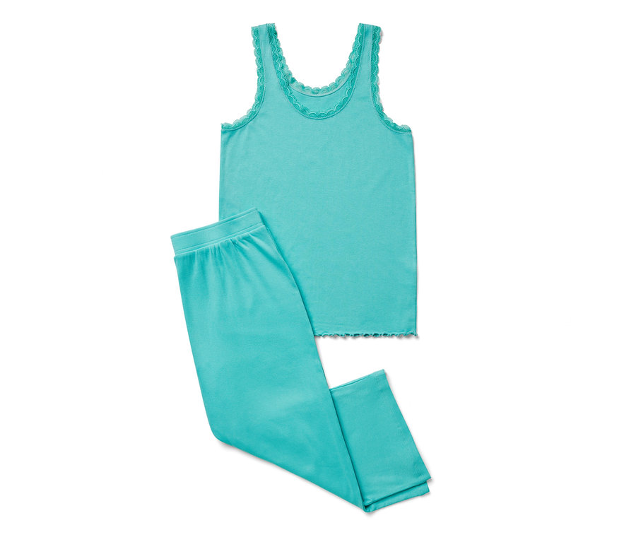 Ensemble de pyjama turquoise en tissu côtelé avec un haut en dentelle et un pantalon.