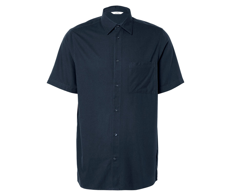 Chemise bleu foncé à manches courtes avec poche poitrine.