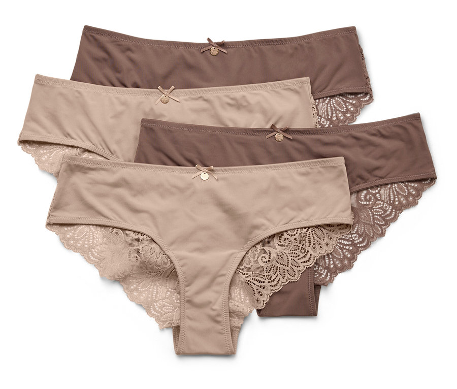 Gros plan sur cinq culottes dans les tons marron et beige, ornées de nœuds et de dentelle.
