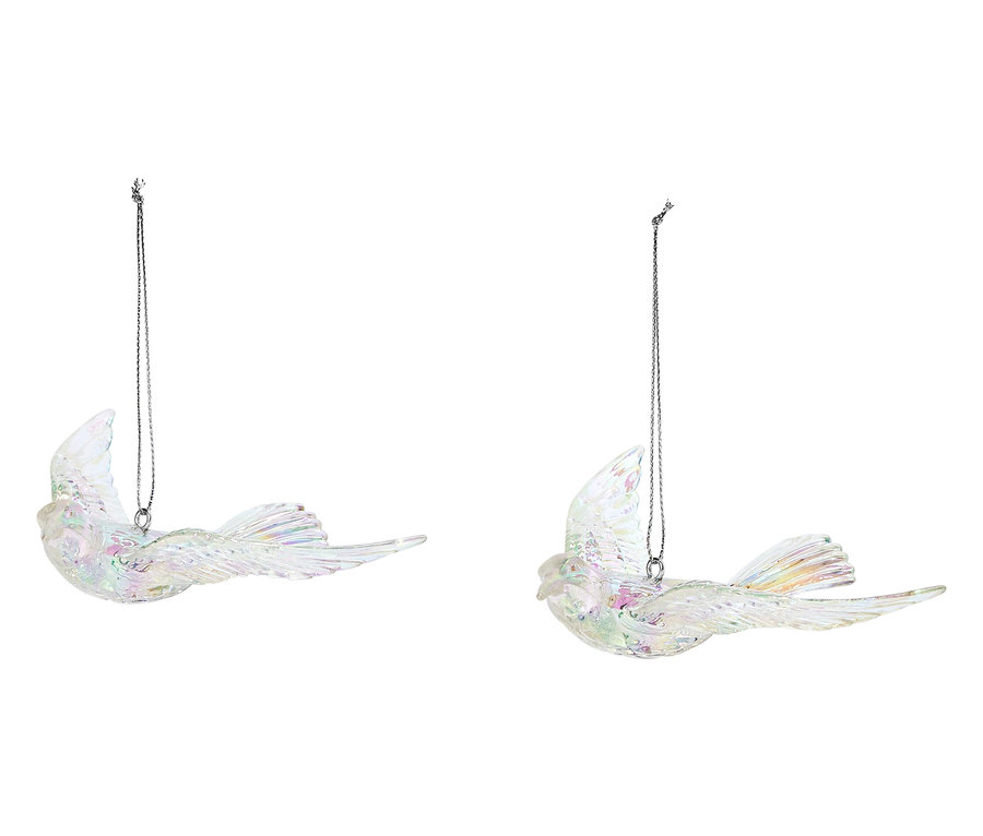 Deux décorations d'oiseaux irisés suspendues à des fils argentés.
