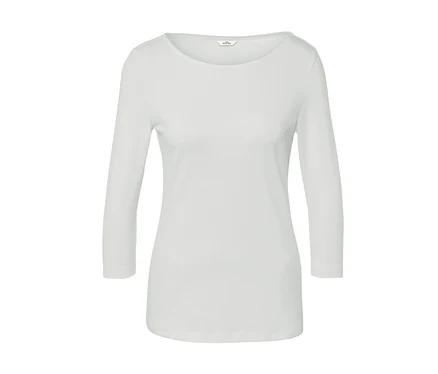 T-shirt blanc à manches longues.