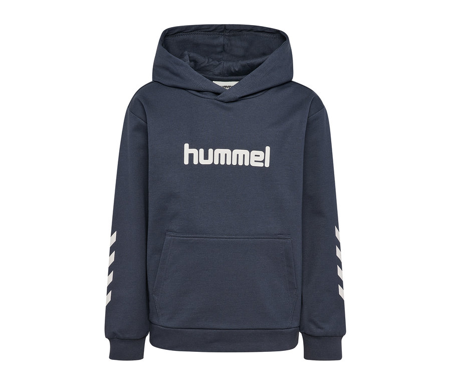 Sweat à capuche hummel® HMLJR Logo bleu foncé avec un logo hummel blanc sur la poitrine, une poche kangourou et des chevrons blancs sur les deux manches.