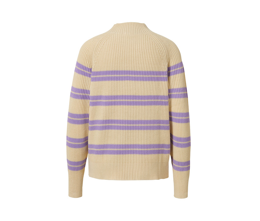 Pull en maille à rayures.