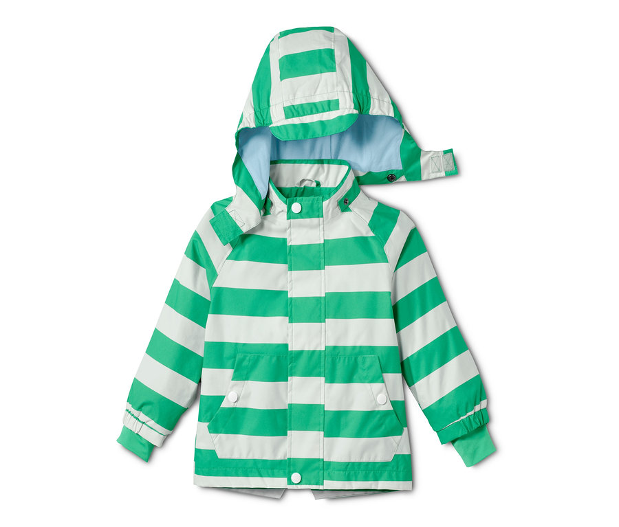 Veste de pluie à rayures vertes et blanches en matériaux recyclés avec capuche.