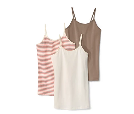 Trois maillots de corps enfant : rayé rouge et blanc, blanc et marron.