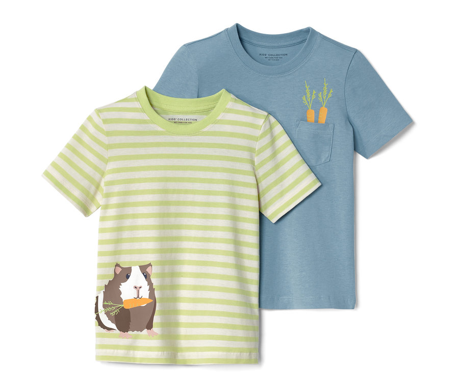 Deux t-shirts pour enfants : un rayé avec un cochon d'Inde tenant une carotte et un bleu avec des carottes dans la poche.