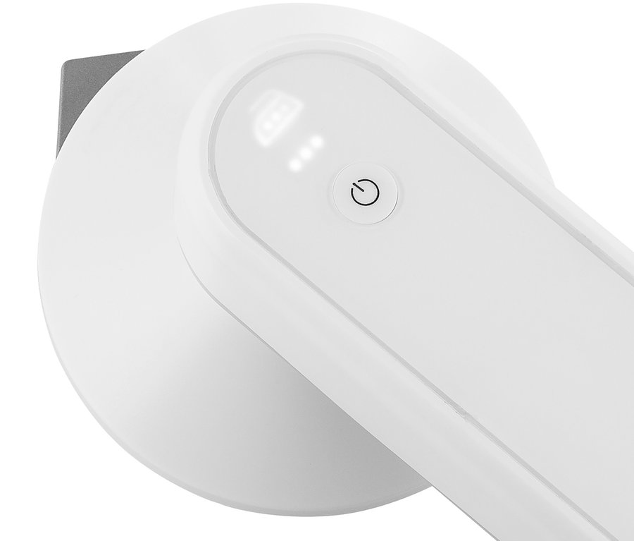 Gros plan sur un fer à repasser de voyage Princess avec Power Bank.