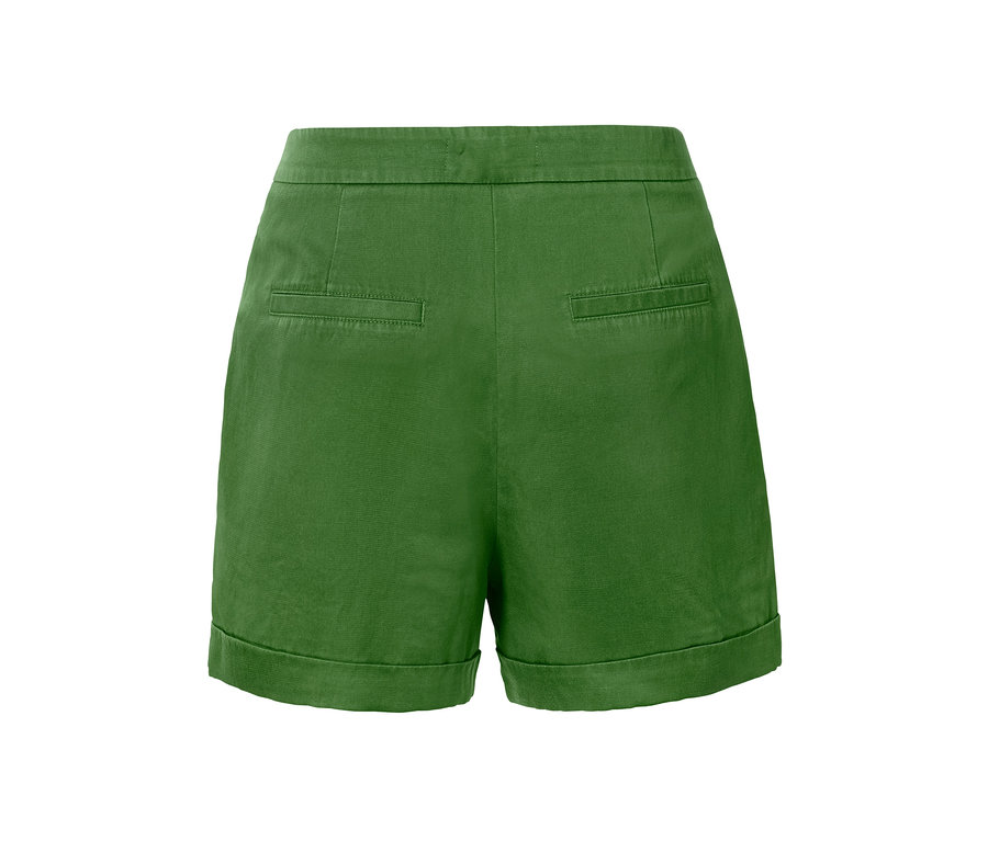 Vue arrière d'un short vert avec partie en lin.