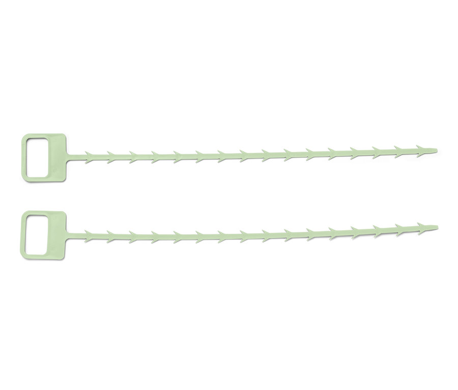 Deux tiges de curage pour canalisations.