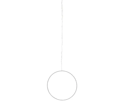 Cercle à LED pour l’extérieur suspendu.