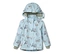 Veste de pluie bleu clair pour enfant avec capuche, imprimée de chevaliers, châteaux et arbres.