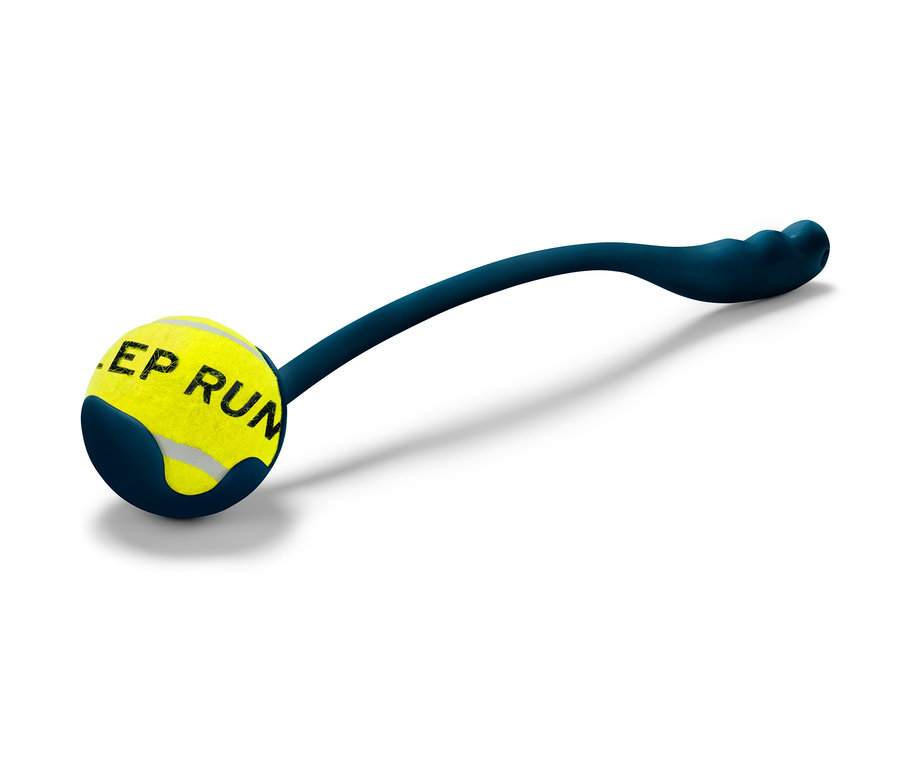 Lanceur de balles avec une balle de tennis jaune et un manche bleu.