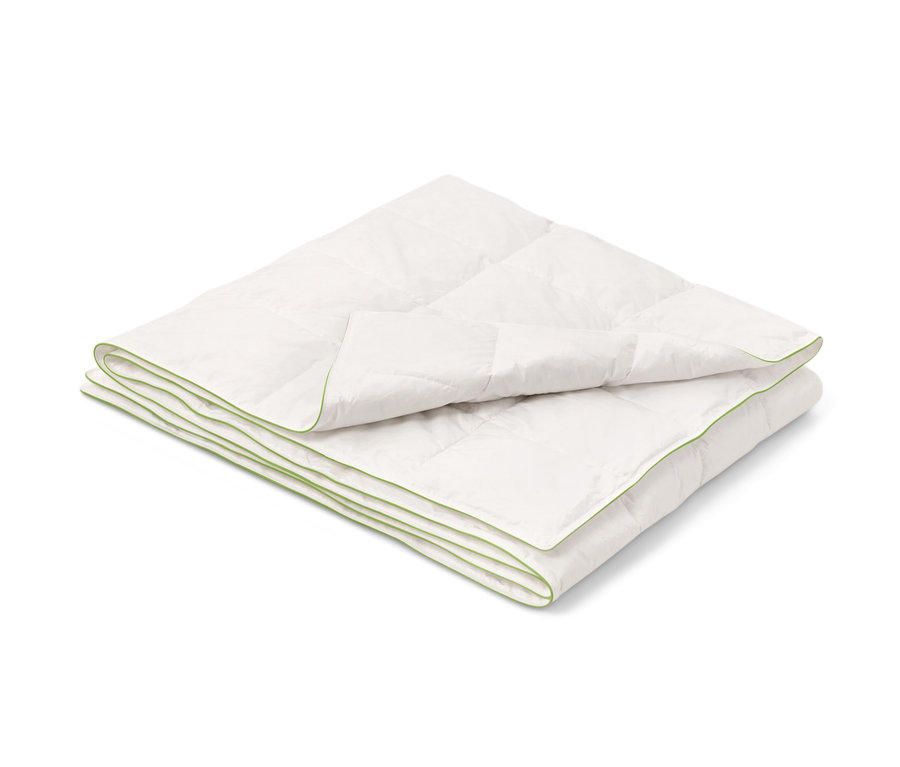 Édredon d’été irisette® greenline blanc plié, de taille normale avec une bordure vert clair.