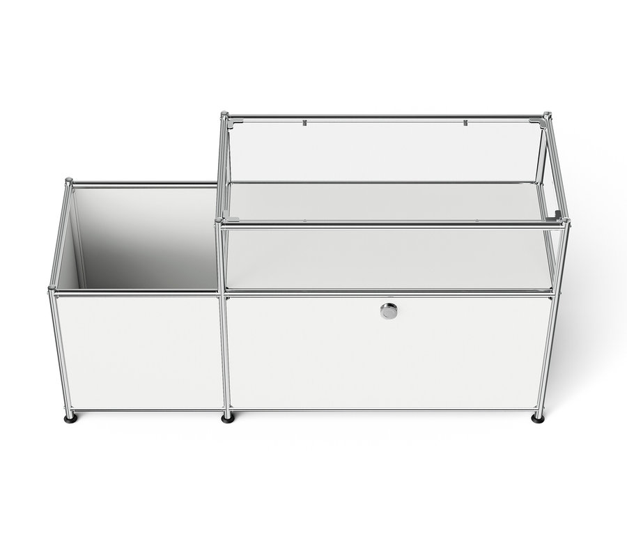 Système de rangement modulaire blanc avec cadre chromé.