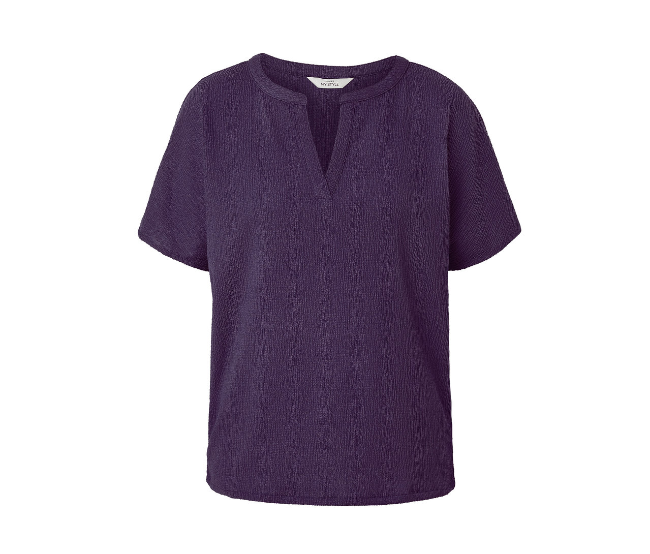 Un chemisier violet structuré à manches courtes.