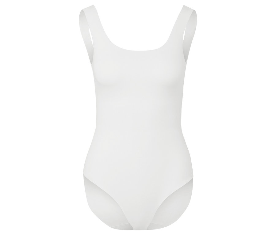 Body blanc pour femme avec encolure ronde et larges bretelles.