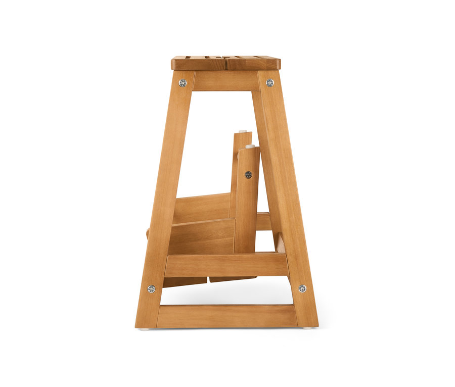 Un marchepied pliant en bois massif.
