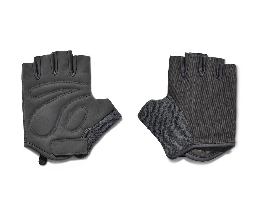 Deux gants de vélo sont posés l'un à côté de l'autre sur un fond blanc.