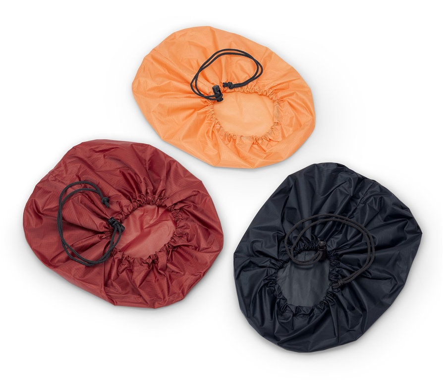 Trois fourre-tout orange, bordeaux et bleu marine avec cordon de serrage.