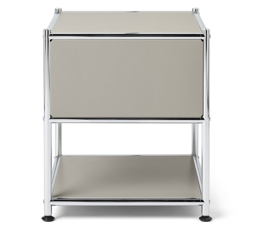 Étagère en métal beige avec deux étagères.