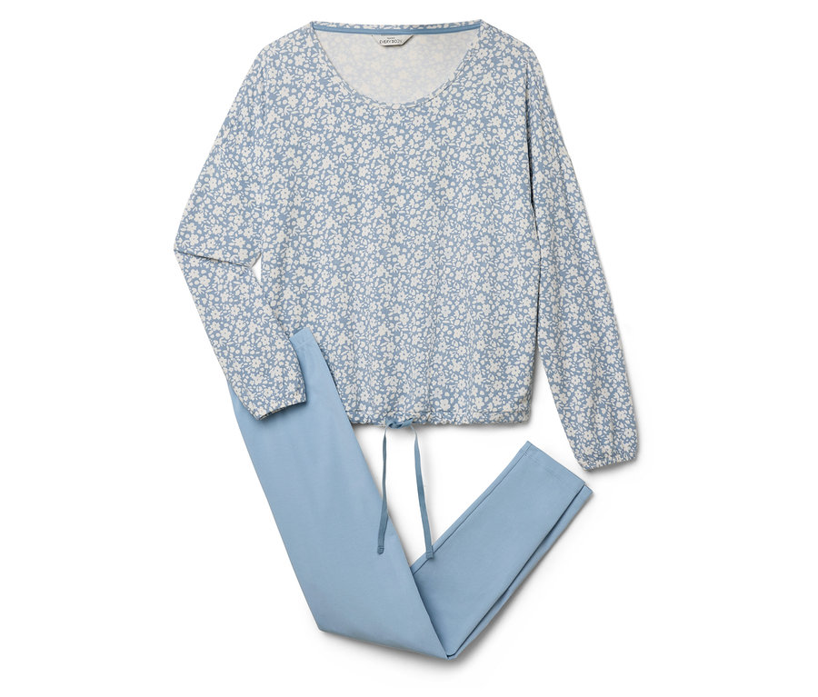 Pyjama bleu avec haut fleuri et pantalon à cordon.
