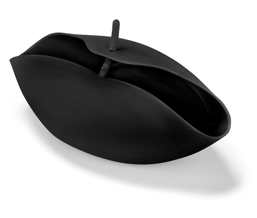 Récipient noir avec une fine tige au centre.