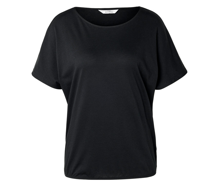 Un t-shirt noir à manches courtes posé sur un fond blanc.