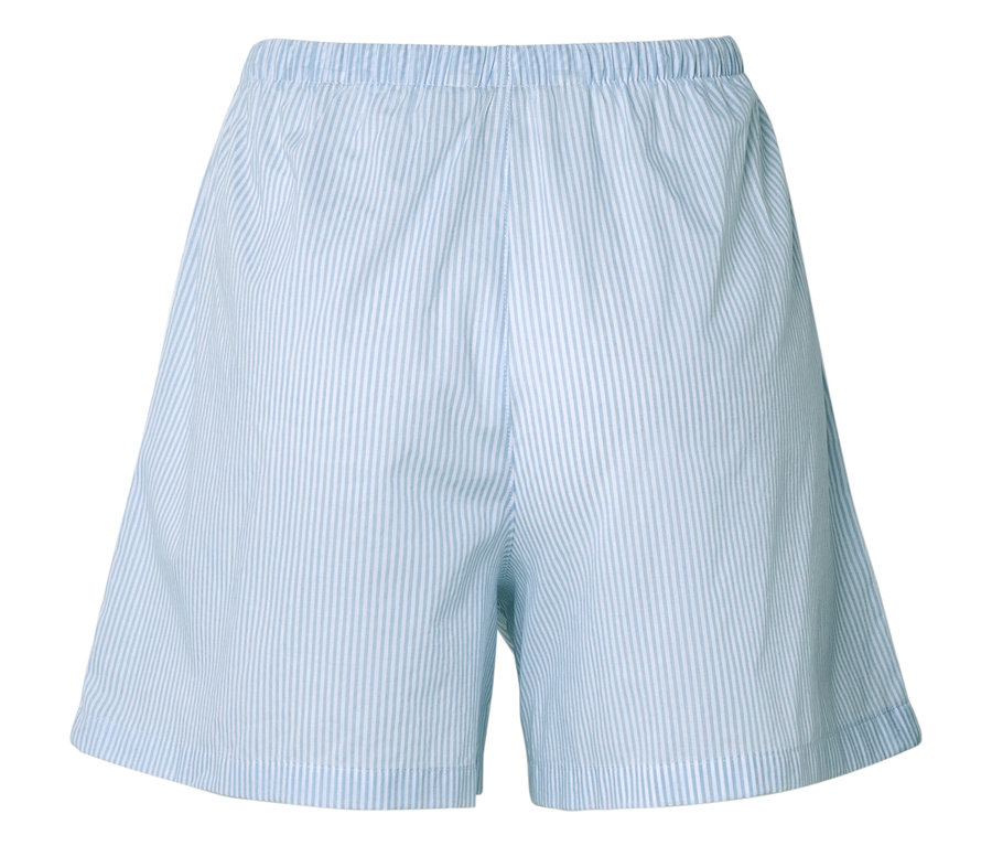 Shorts bleu clair rayé avec taille élastique.