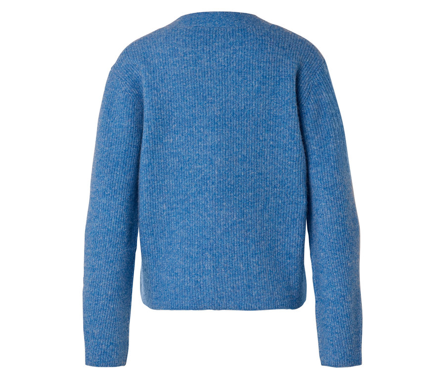 Vue arrière d'un pull tricoté bleu clair à manches longues sur fond blanc.